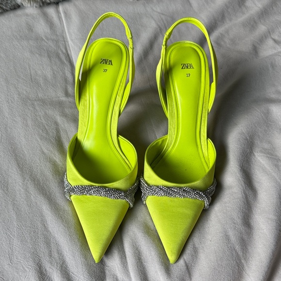 Zara Women's Bright Green Pointed Heels - Picture 1 of 3